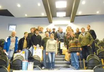 La remise des prix dans les locaux de l'élevage canin de St Gervais.