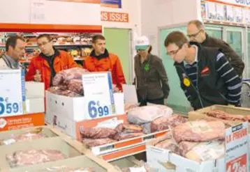 Opération contrôle de l’étiquetage des viandes, vendredi matin chez les grossistes de Clermont-Ferrand.