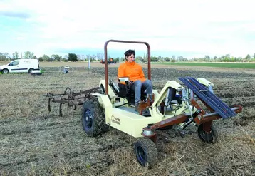 Le tracteur électrique de l'entreprise puydômoise Sabi Agri a été pensé pour préserver les sols sans oublier le confort de travail.