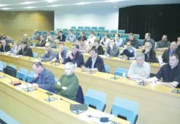A l’invitation de Jean-Paul Thénot, la section bovine de l’Udsea a participé activement à la tournée des administrateurs de la Fnb, aux côtés des sections de l’Auvergne, du Limousin et du Centre.