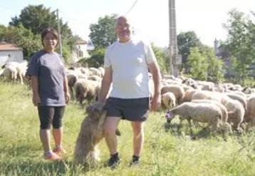 Zoé et Jean-Paul Bourdiol ont lancé leur activité de vente directe de viande d’agneau et de brebis il y a cinq ans.