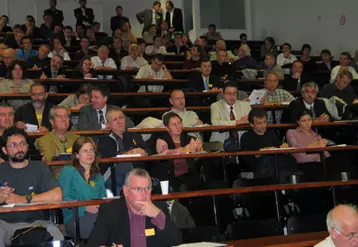 Plus de 200 personnes impliquées dans le développement de la filière Bois énergie participaient au colloque organisé par l’Adhume et le CIBE