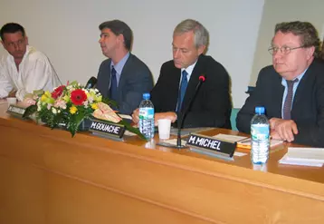 Bruno Chaput a accueilli Frédéric Charillon, Jean-Christophe Gouache et Thierry Michel lors de la première conférence.