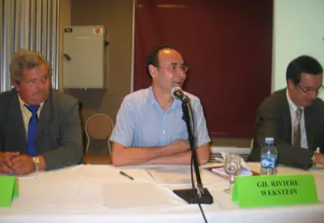 Jean-Claude Delsuc, président du Syndicat des producteurs de betteraves de Limagne, Augustin Nueno, directeur de la Sucrerie, Alain Tridon, DDAF, participaient également aux travaux de l’assemblée générale