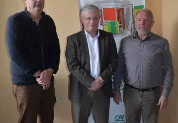 De gauche à droite : Pascal Gorse, animateur des Caisses Locales du département de la Creuse, Alain Roland, membre du Comité de Direction du CACF, et Robert Chéron, vice-président de la Caisse Régionale de CACF.