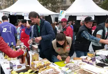 Les consommateurs parisiens ont pu apprécier les produits issus de toutes les régions de France en discutant avec leurs producteurs.