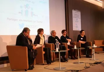 Table ronde lors de la journée sur le projet Accept avec : Jean-Marc Bèche (CNE), Caroline Guinot (Interbev), Jean-Claude Bévillard (France Nature Environnement), Véronique Van Tilbeurgh (sociologue), Isabelle Leballeur (Confédération Française de l’Aviculture)