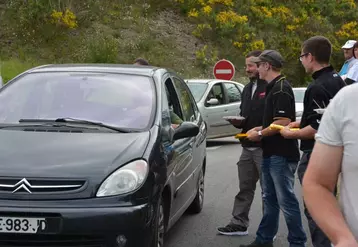 L'accueil des usagers de la route a été plutôt positif, la question du coût des carburant les touchant de près.