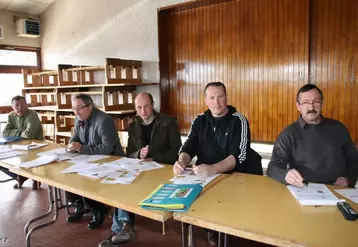 A Salzuit, l’AG du syndicat de la race Montbéliarde de Haute-Loire fut suivie par l’AG de la section Auvergne de l’Organisme de Sélection Montbéliard.