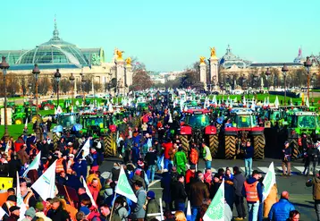 Ils étaient plus de 3 000 agriculteurs et agricultrices venus de plus de 30 départements, mercredi 8 février,  pour réclamer une plus grande liberté de produire.