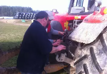 ￼
Allier théorie et pratique