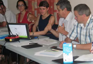De gauche à droite : Anaïs Hidalgo, Alice Greffeuille animatrice de l’APLM, Dominique Barrau président, Yannick Fialip administrateur.