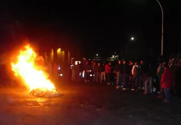 Près de 200 agriculteurs ont taguer les rues en Haute-Loire.