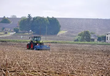 En dix ans, le prix des terres agricoles en France a augmenté en moyenne de 32,8 %, et il a doublé depuis 1996.