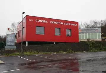 Le cube rouge : tel est le nom que porte l’extension du siège 
de CERFRANCE Haute-Loire.