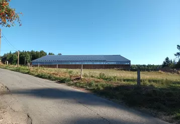 panneaux photovoltaïques sur bâtiment agricole