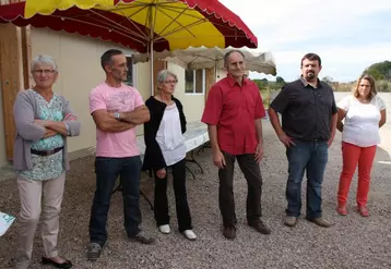 Les associés de la SARL«Paysans Bio d’Auvergne» lors de l’inauguration de leur atelier de découpe et de transformation de viandes.