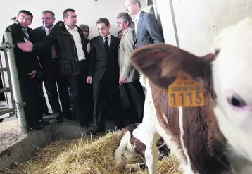 Invité à prononcer un discours de refondation le 27 octobre, le président de la République passe le relais aujourd’hui, à Bruno Le Maire pour le déblocage des aides annoncées.