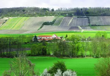 Le foncier rural en général, et agricole en particulier, continue de subir la pression de l’urbanisation des espaces, année après année.