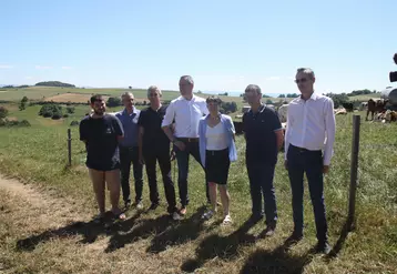 Les associés du Gaec des Thuyas avec Dominique Barrau et l'équipe achats marketing de Lidl France.