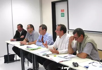 André Bonnard, président de la Fédération régionale laitière et Gérard Bazin, président du Criel Rhône-Alpes
ont tenu à organiser une réunion régionale  sur la situation de l’URCVL et l’avenir de ses producteurs.