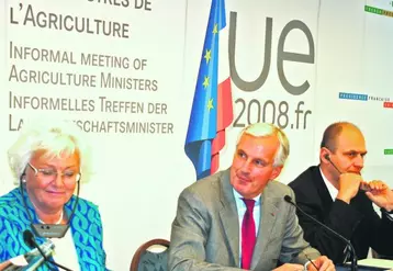 Mariann Fischer Boel commissaire européen, Michel Barnier Ministre de l'Agriculture française et Peter Gandalovic Ministre de l'Agriculture Tchèque (La Tchéquie assurera dès janvier 2009 la présidence de l'UE).