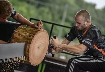 Championnat de France de bûcheronnage au Puy-en-Velay