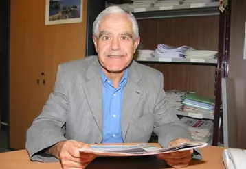 Georges Assezat, Directeur de la FDSEA et de La Haute-Loire Paysanne de 1977 à 1997, puis Directeur adjoint de la Chambre d'Agriculture de 1998 à 2008.
