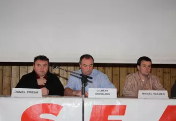 Daniel Prieur, FNSEA, Gilbert Guignand FDSEA Haute-Loire et Mickael Vacher JA Haute-Loire.