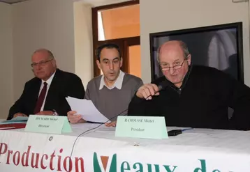 De gauche à droite : Gilbert Bros, président de la Chambre d’Agriculture, Michel Joumard directeur de la coopérative et Michel Ramousse, président.