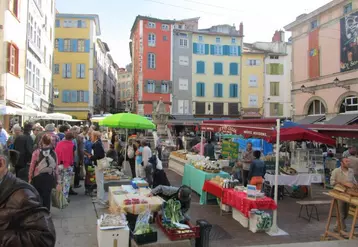 Le marché du Plot du samedi, lieu d’échanges et de vie.