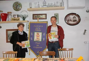 La présentation de la fête a eu lieu dans le nouveau bar-brocante 
de Craponne le «Crapaud Exquis» le 17 octobre dernier.