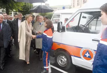 Samedi à Aurillac, Michèle Alliot-Marie a salué les bénévoles cantaliens.