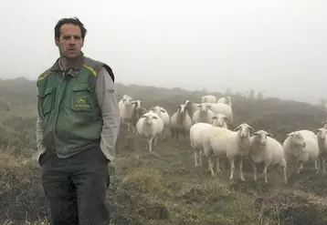 Jérôme Planchot, un producteur d'agneau label rouge et ses quelque 400 brebis, symbole d'un pastoralisme à défendre.