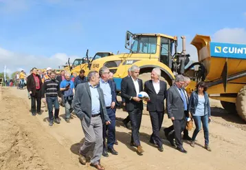 Visite du chantier en présence des élus.