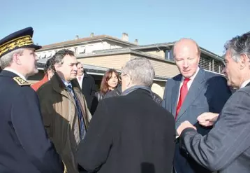 Avant de tourner les talons, les conseillers régionaux et le député honoraire ont fait part au ministre des raisons de leur mécontentement.