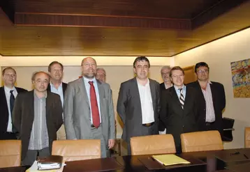 Au premier plan (de gauche à droite): Loïc Delachaux, Stéphane Sautarel, Vincent Descoeur, F.-X. Montil. Derrière : Pascal Rigault, Jean Leterme, J.-L. Savignac, Daniel Bruno.