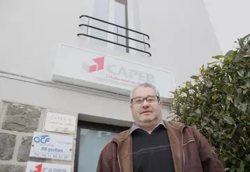 Si Alain Lacroix se bat, c’est pour ses ressortissants, mais aussi pour ses clients, “qui bientôt ne pourront plus se payer de travaux”. 