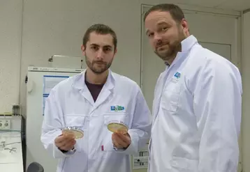 Jean-Philippe Fayol, directeur opérationnel de Biovitis, et Benjamin Chicot, responsable agroalimentaire. Saint-Étienne-de-Chomeil vise la certification Iso 22 000 en agronomie.