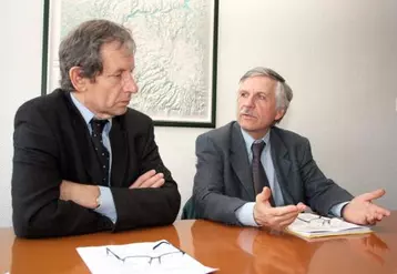 Lucien Bourgeois (à droite) participait lundi 27 novembre à une session de la Chambre d’agriculture.