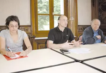 Sandra Gregoris, RH Expert, et Jean-Pierre Mazel, président du Medef Cantal, travaillent en commun pour attirer les salariés dans le Cantal.