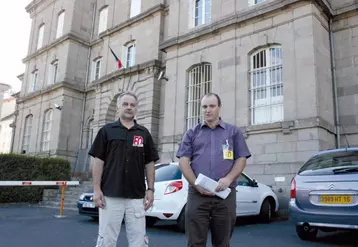 Jean-Vincent Boudou et Éric Bory, secrétaires départemental et local de Force ouvrière.