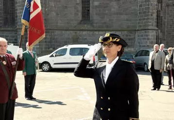 Un dépôt de gerbe qui marque l’arrivée de Delphine Balsa dans le corps préfectoral.