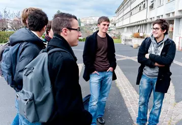 Israéliens, Marocains, Chinois... : le multilinguisme est une réalité sur le campus aurillacois.