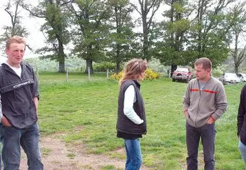 Le 14 mai dernier, visite de repérage de la parcelle retenue pour accueillir la prochaine finale départementale de labour, à Riom.