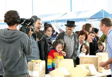 Un tantinet farceur et bon vivant, c’est aux fromages d’Auvergne que le chef a parlé à la halle de Murat.