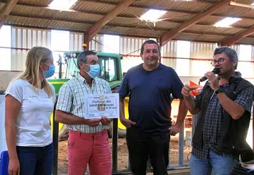 La remise des prix s’est tenue à Montsalvy, où se déroulait l’assemblée générale de Conseil bovin viande.