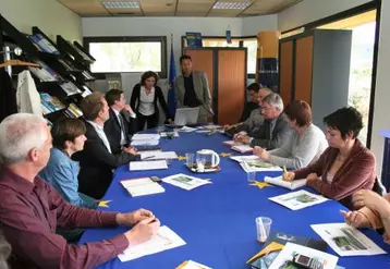 Une première rencontre a eu lieu entre les responsables des centres d’appel déjà en activité dans le Cantal.