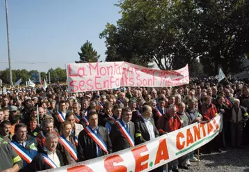 Forte mobilisation des Cantaliens (ils étaient 3 000) à Clermont, qui ont pris la tête de l’imposant cortège.