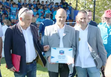 L’école de football Espinat Ytrac jeunes 15 labellisée par la FFF.